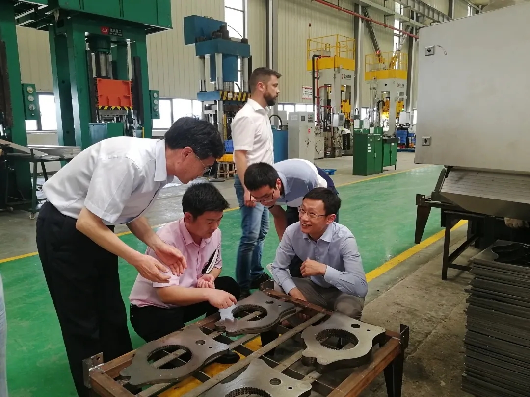 伟德体育 - 综合体育赛事平台|奥体中心相助同伴